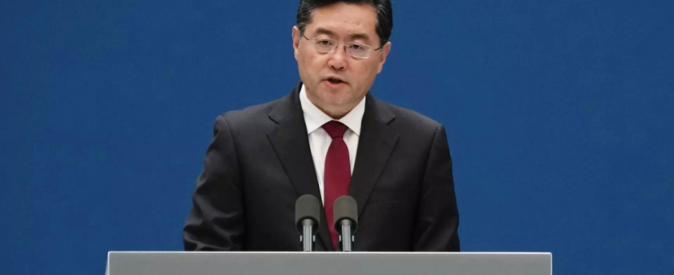 Chinas umkaempfter ehemaliger Aussenminister tritt als Mitglied der Legislative zurueck