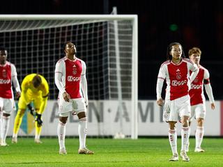 Jong Ajax mede door wereldgoal pijnlijk onderuit, NAC viert weer eens een zege