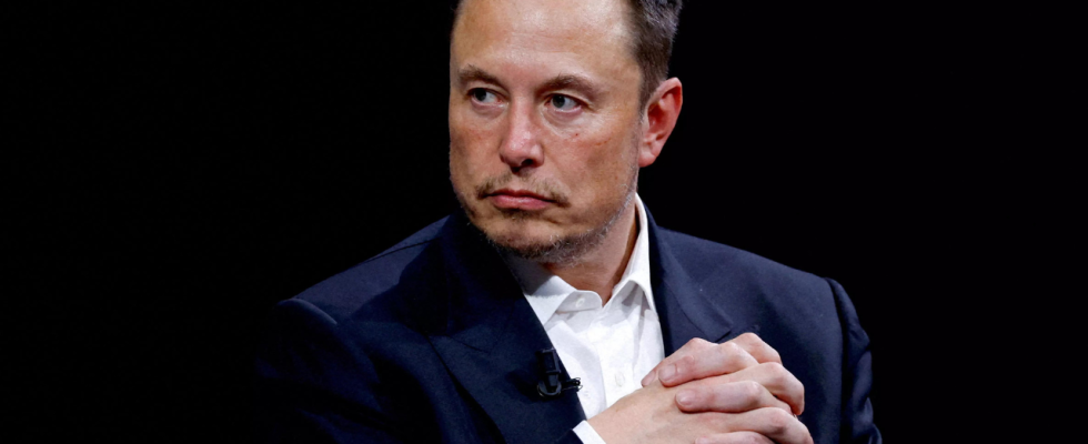 Das Bundesgericht ordnet Elon Musk an vor der SEC im