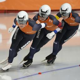 Die Eislaeufer bleiben nun fehlerfrei und holen sich den Weltmeistertitel