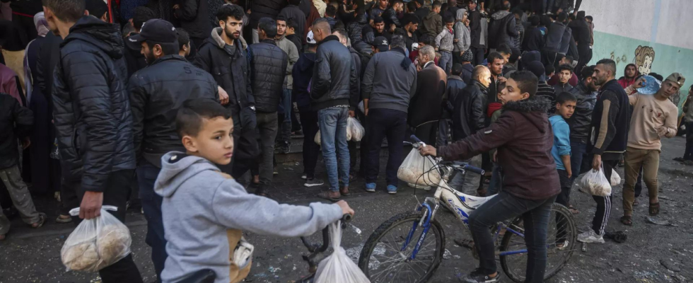 Die Palaestinenser klammern sich an das Leben in Rafah einer