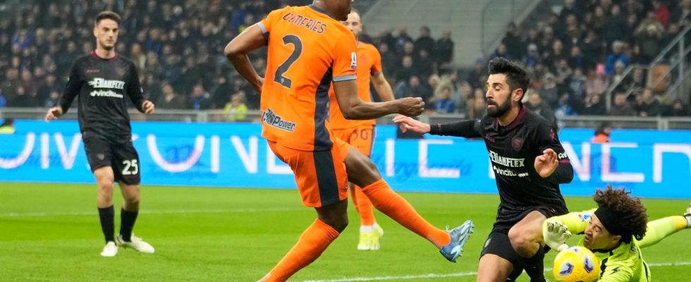 Dumfries punktet endlich wieder und verhilft Inter zu einem leichten