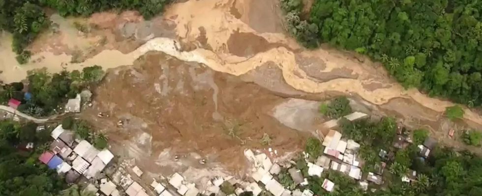 Ein Erdrutsch erschuettert ein Dorf im Sueden der Philippinen und