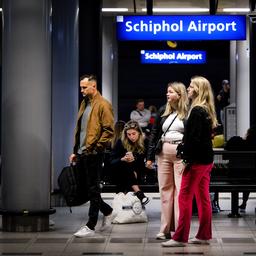 Fast zwei Wochen weniger Zuege von und nach Schiphol aufgrund