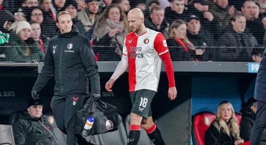 Feyenoord Spieler Timber scheint eine schwere Gehirnerschuetterung erlitten zu haben