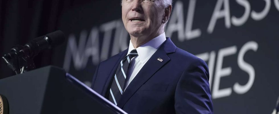 Joe Biden nennt Putin „verrueckten Schluchzer und attackiert Trump wegen