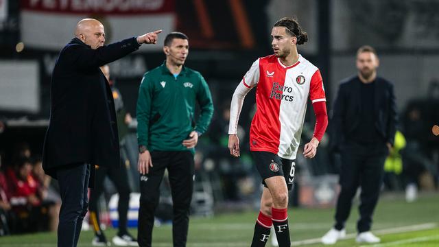 Live Europafussball Wellenreuther haelt Feyenoord gegen Roma am Laufen