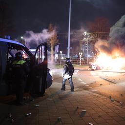 ME greift bei Unruhen eritreischer Gruppen in Den Haag mit