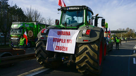 Polen und Ukraine verhandeln ueber Grenzschliessung – Warschau – World