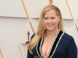 Schauspielerin Amy Schumer leidet am Cushing Syndrom Laestern