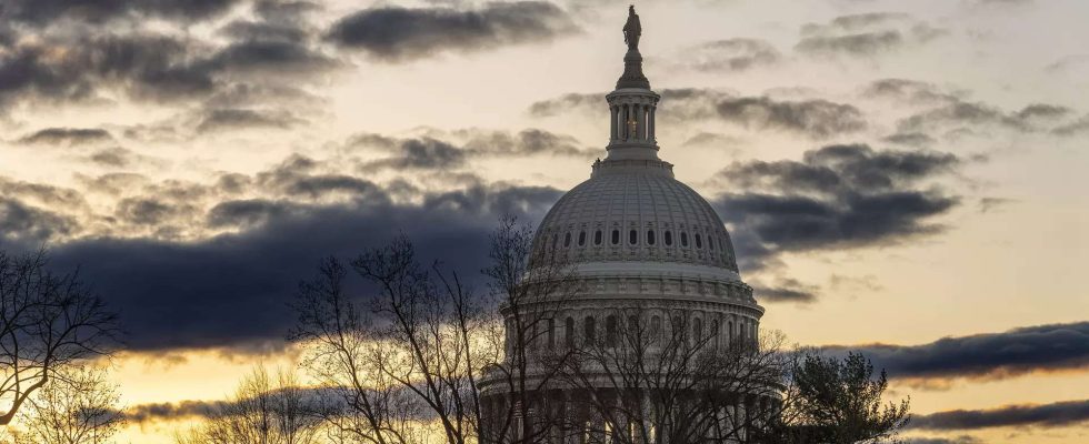 Senatoren erzielen Einigung ueber Ukraine Hilfe und US Grenze aber Hardliner Republikaner stellen