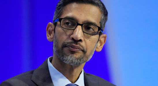 Sundar Pichai CEO von Google entschuldigt sich fuer umstrittene KI Chatbot Antworten