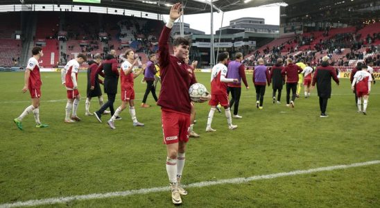 Taylor gewinnt bruederlichen Kampf gegen Zach bei Utrecht Volendam „Es wird