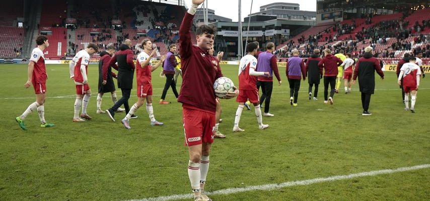 Taylor gewinnt bruederlichen Kampf gegen Zach bei Utrecht Volendam „Es wird