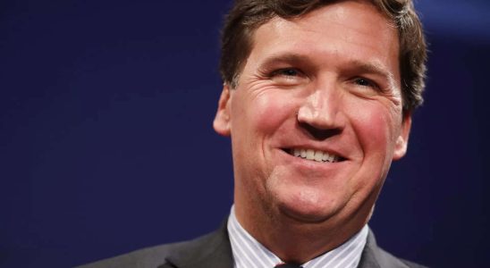 Tucker Carlson sagt er werde Putin zum Ukraine Krieg interviewen