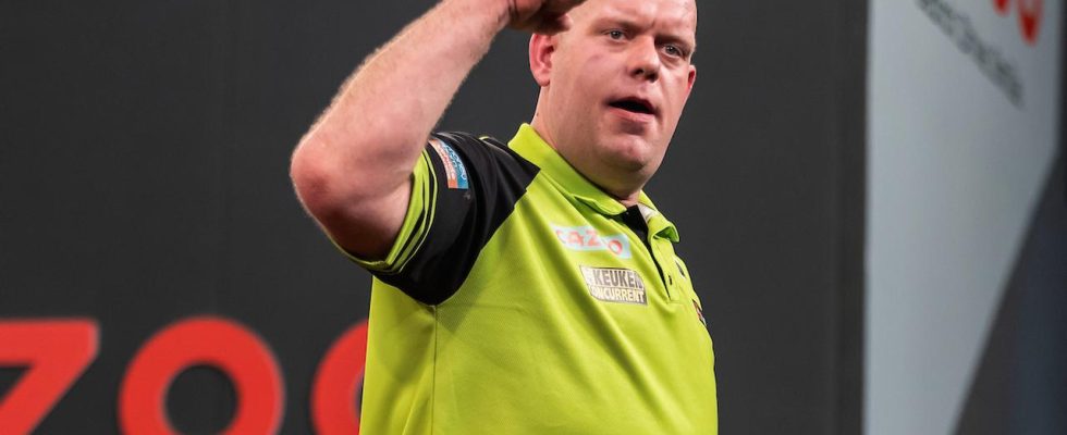 Van Gerwen ueberholt auch Chisnall und bleibt auf dem Weg