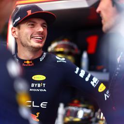 Verstappen stellt den neuen Red Bull im geschlossenen Silverstone auf