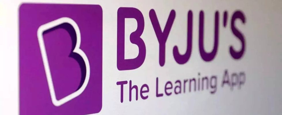 Virales Video Rueckerstattung verweigert Eltern nehmen Fernseher aus Byjus Buero