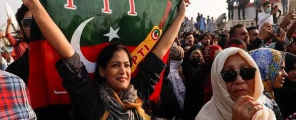 Vor den Wahlen wendet sich Pakistan Tehreek e Insaf an den SC