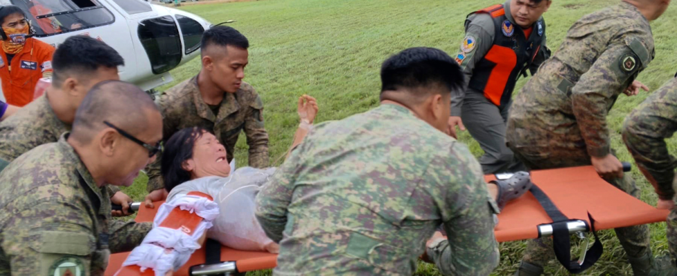 Wunderbare Rettung Kind nach Erdrutsch auf den Philippinen lebend aufgefunden