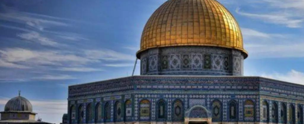 Aufgrund der israelischen Beschraenkungen faellt es vielen Palaestinensern schwer Al Aqsa