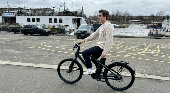 Cowboy bringt ein All Road Elektrofahrrad auf den Markt um Fahrer ueber