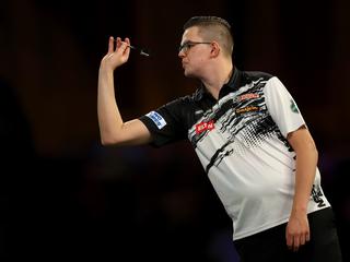 Darts Phaenomen Littler scheitert im hochkaraetigen Viertelfinale der UK Open