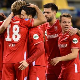 Der FC Twente gewinnt knapp bei Vitesse und hofft Feyenoord