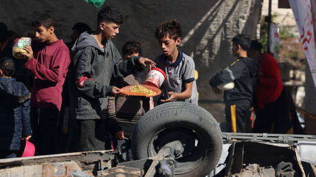 Der Hunger der die Kinder im Gazastreifen toetet hat einen