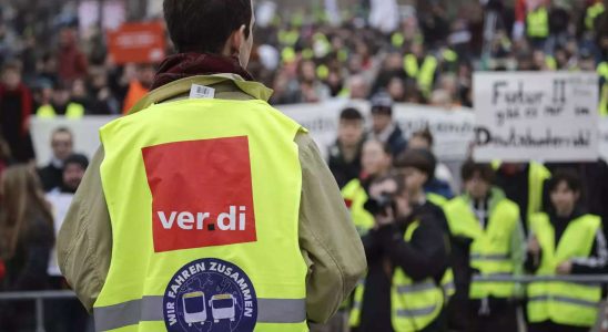 Der oeffentliche Nahverkehr in Deutschland ist durch Streiks gestoert