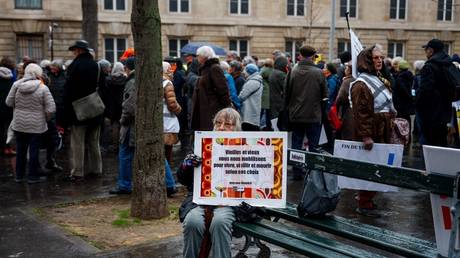 Franzoesischer Staatschef schlaegt Ausweitung der Sterbehilfegesetze vor – World