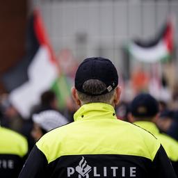 ME interveniert bei Demonstration gegen den israelischen Praesidenten bei Eroeffnung