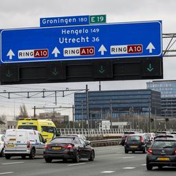 Mehr Staus auf Autobahnen weil Strassenbauprojekte wegen Stickstoff gestoppt werden