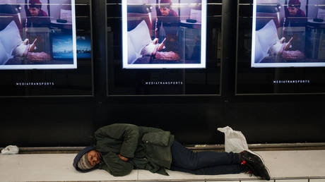 Migranten und Obdachlose zogen vor den Olympischen Spielen aus Paris