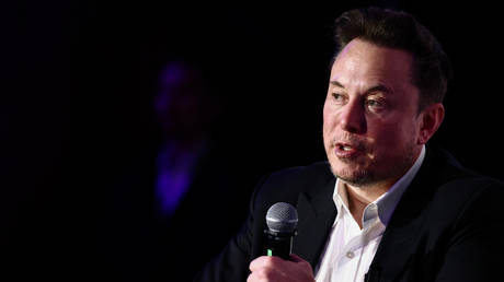 Musk aeussert sich zum Versuch der USA Russland zu schwaechen