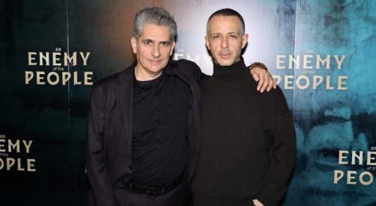 Proteste unterbrechen Jeremy Strong und Michael Imperioli am Broadway