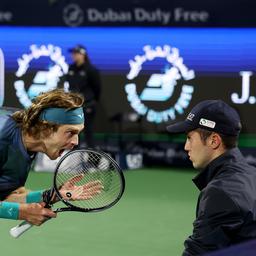 Rublev wurde in Dubai disqualifiziert weil er den Linienrichter angeschrien