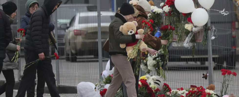 Russland begeht Nationaltrauertag da die Zahl der Massaker in Konzerthallen