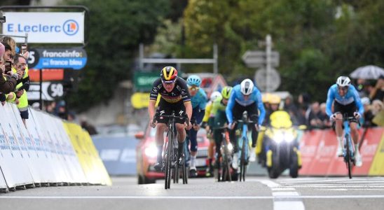 Skjelmose gewinnt schwierige Etappe in Paris Nizza Evenepoel wird Zweiter vor