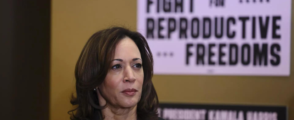 US Vizepraesidentin Kamala Harris besucht erstmals eine Abtreibungsklinik in Minnesota