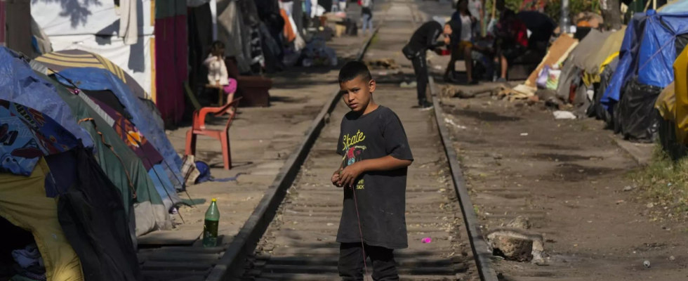 Venezolaner sitzen zunehmend in Mexiko fest was den Rueckgang illegaler