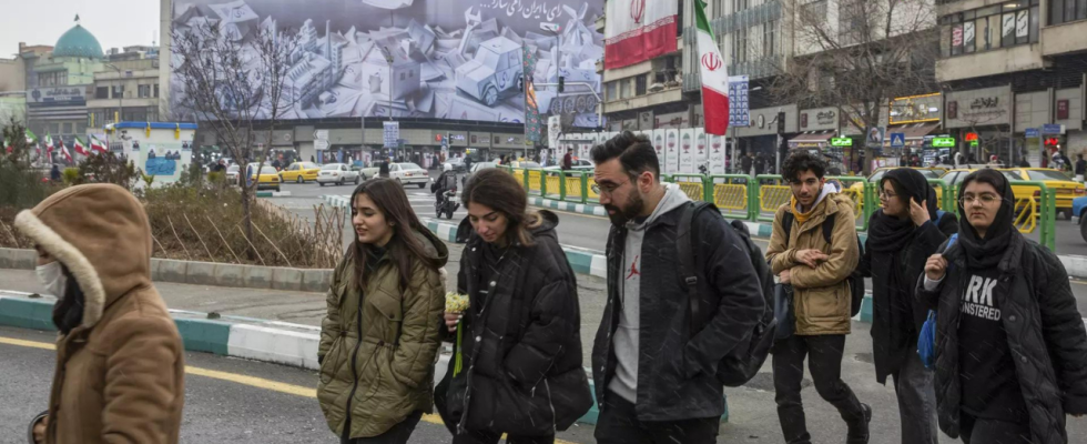 Viele Iraner boykottieren die Wahl trotz der Bitten der Beamten