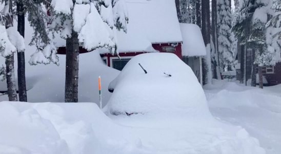 Zehntausende Amerikaner sind wegen Schneesturm ohne Strom Im Ausland