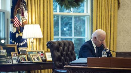 Biden beruhigt Selenskyj hinsichtlich der US Hilfe – World