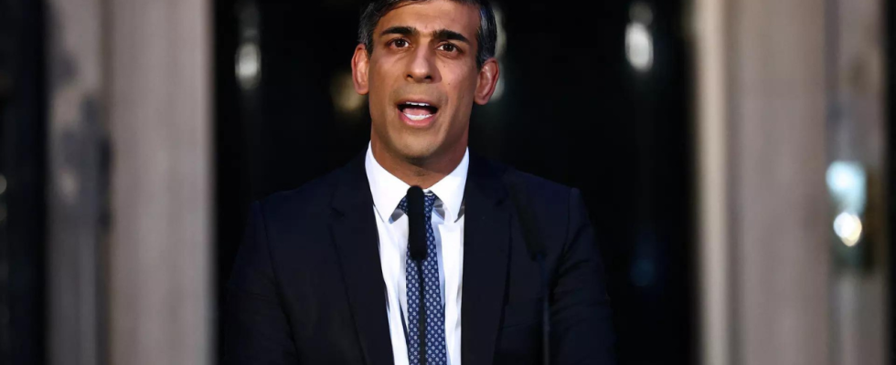 Der britische Premierminister Rishi Sunak unterstuetzt die Autorin JK Rowling