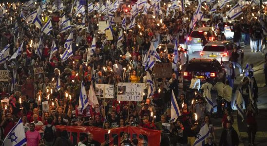 Durch die Politik gespalten vereinen sich die Israelis um der