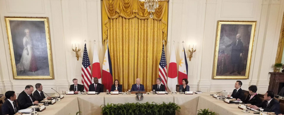 Joe Biden verspricht eine „eiserne Verteidigung der Philippinen und Japans