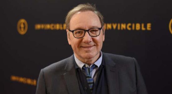 Kevin Spacey gibt eine typisch bizarre Antwort auf den Doku Trailer