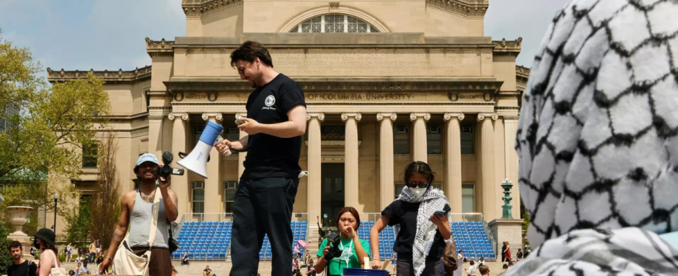 Lager raeumen oder mit Suspendierung rechnen Columbia an die Studenten