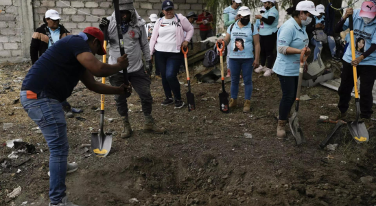 Suche nach vermissten Angehoerigen Freiwillige demonstrieren gegen Gleichgueltigkeit in Mexiko